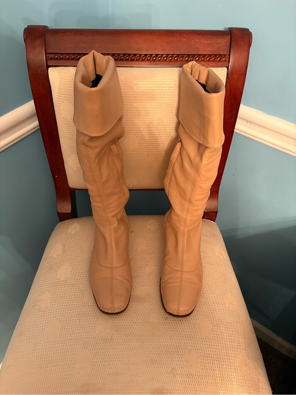 VTG CHANEL BEIGE LEATHER CC LOGO BOOTS 37.5